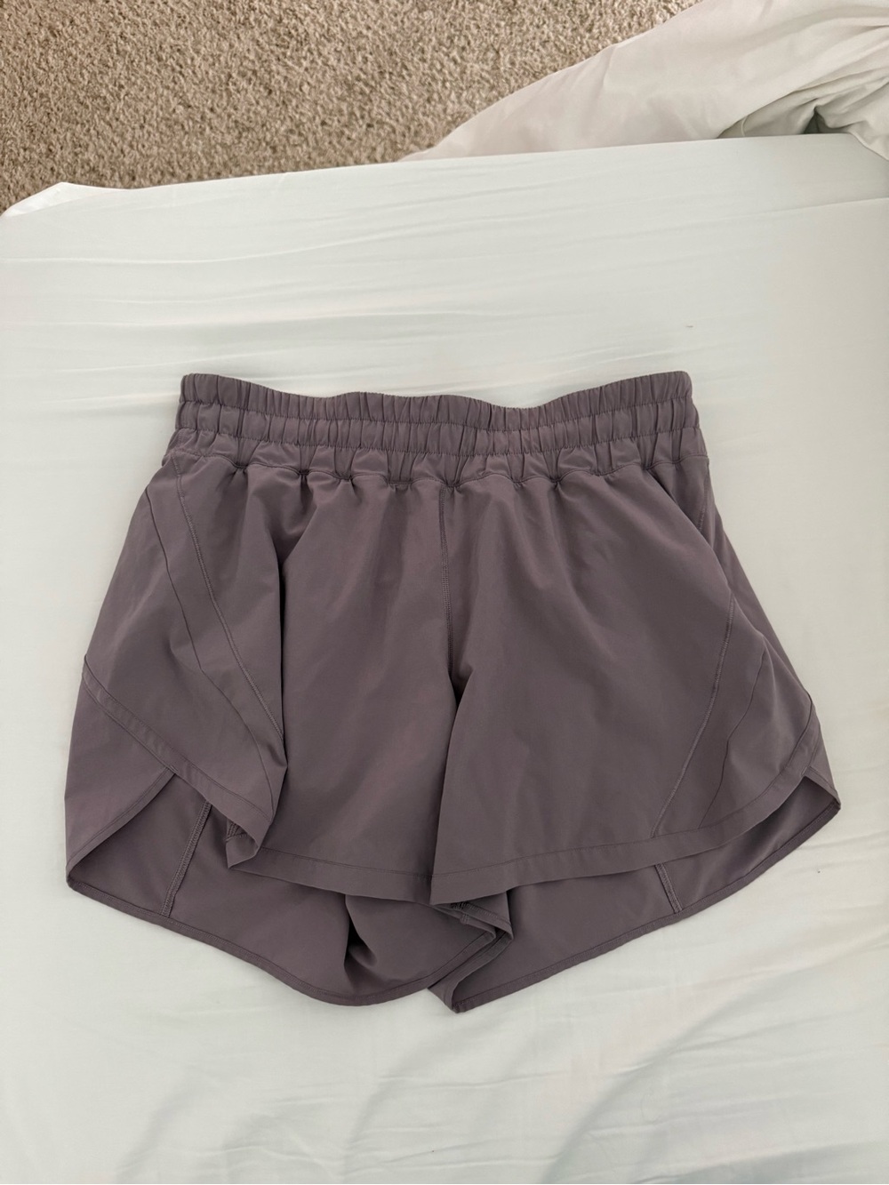 lululemon athletica mauve athletic shorts with elastic waist